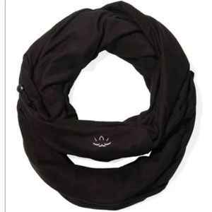 Beyond Yoga pocket infinity scarf